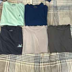 Men’s medium LOT of 5 tees AE/vineyard vines